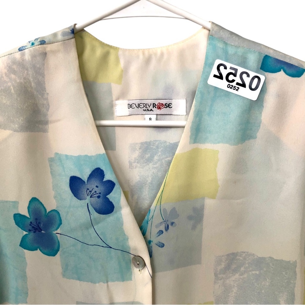 (252) Beverly Rose Floral Turquoise/Ivory Blouse - Picture 3 of 4